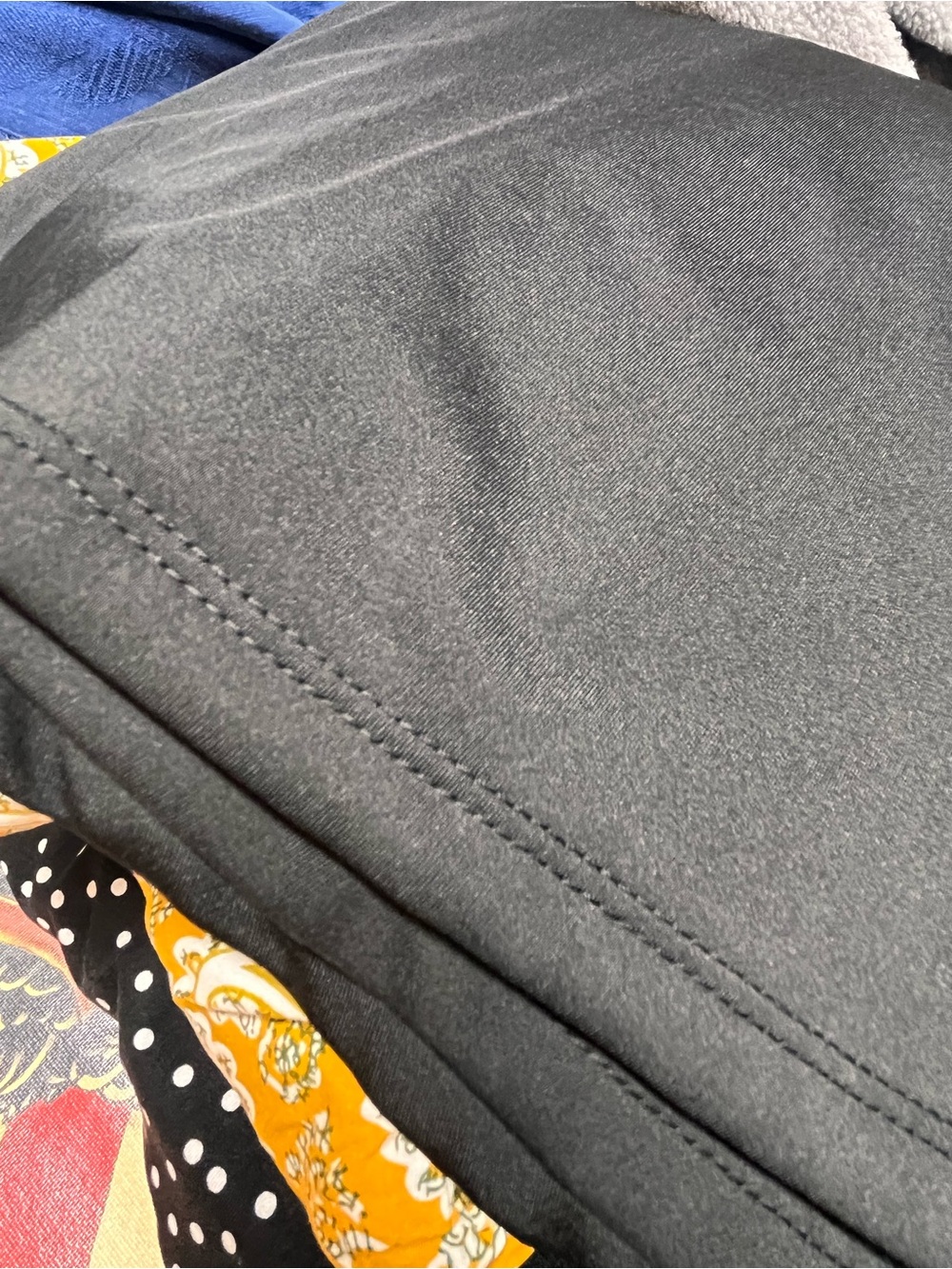Women's Black Scoop-Neck Midi Dress - Picture 6 of 6